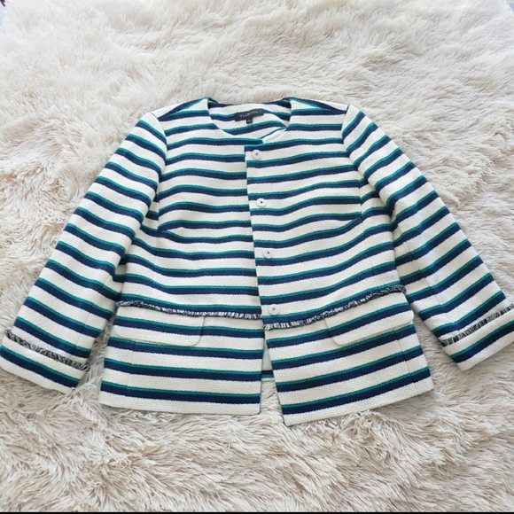 EUC Talbots Fully lined.. size 8 blazer. White/blue/green - Picture 10 of 16